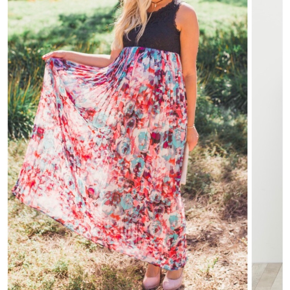 Black Lace Pleated Floral Chiffon Maternity Maxi